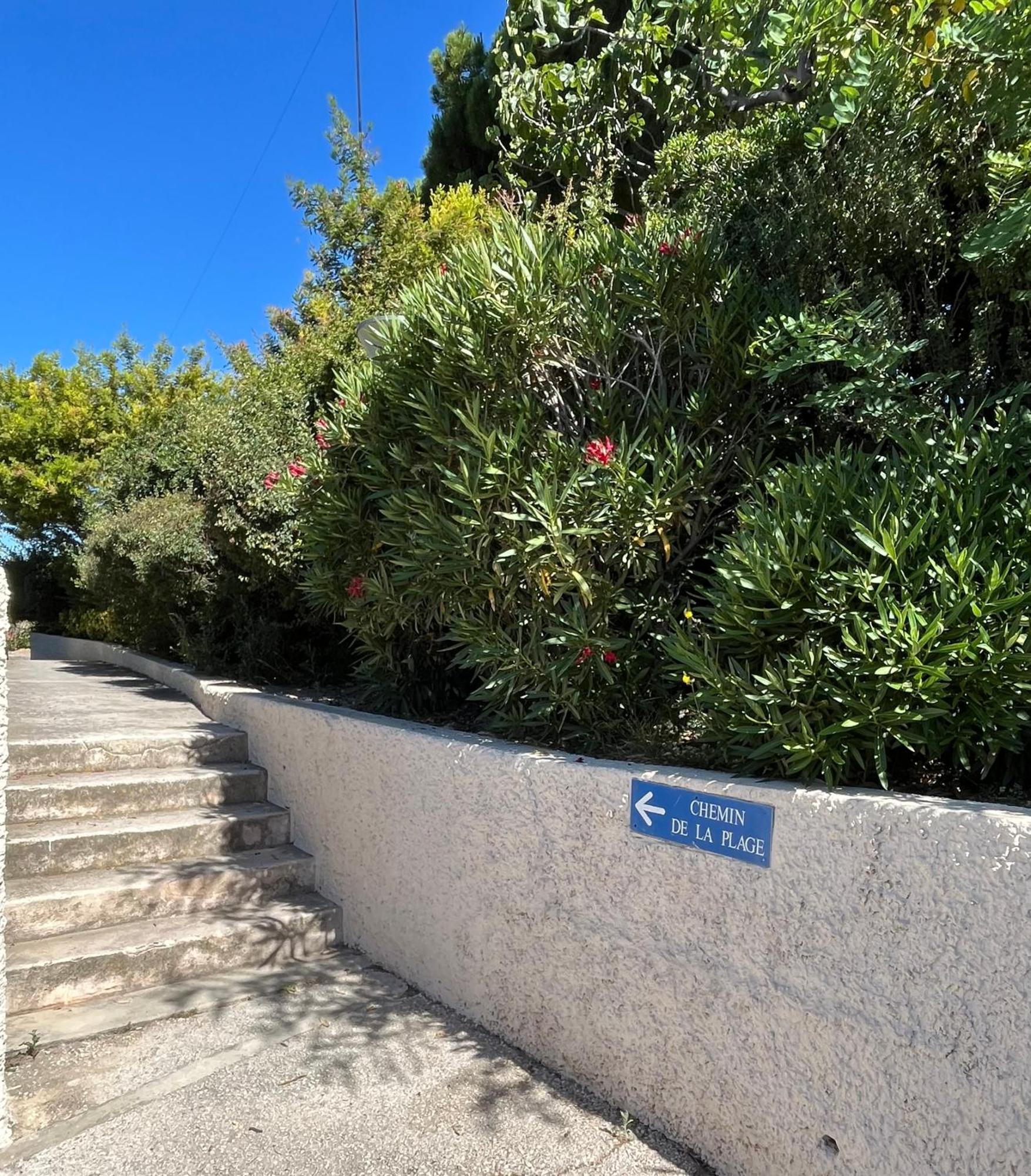 Studio Cosy En Bord De Mer Saint-Cyr-sur-Mer Ngoại thất bức ảnh